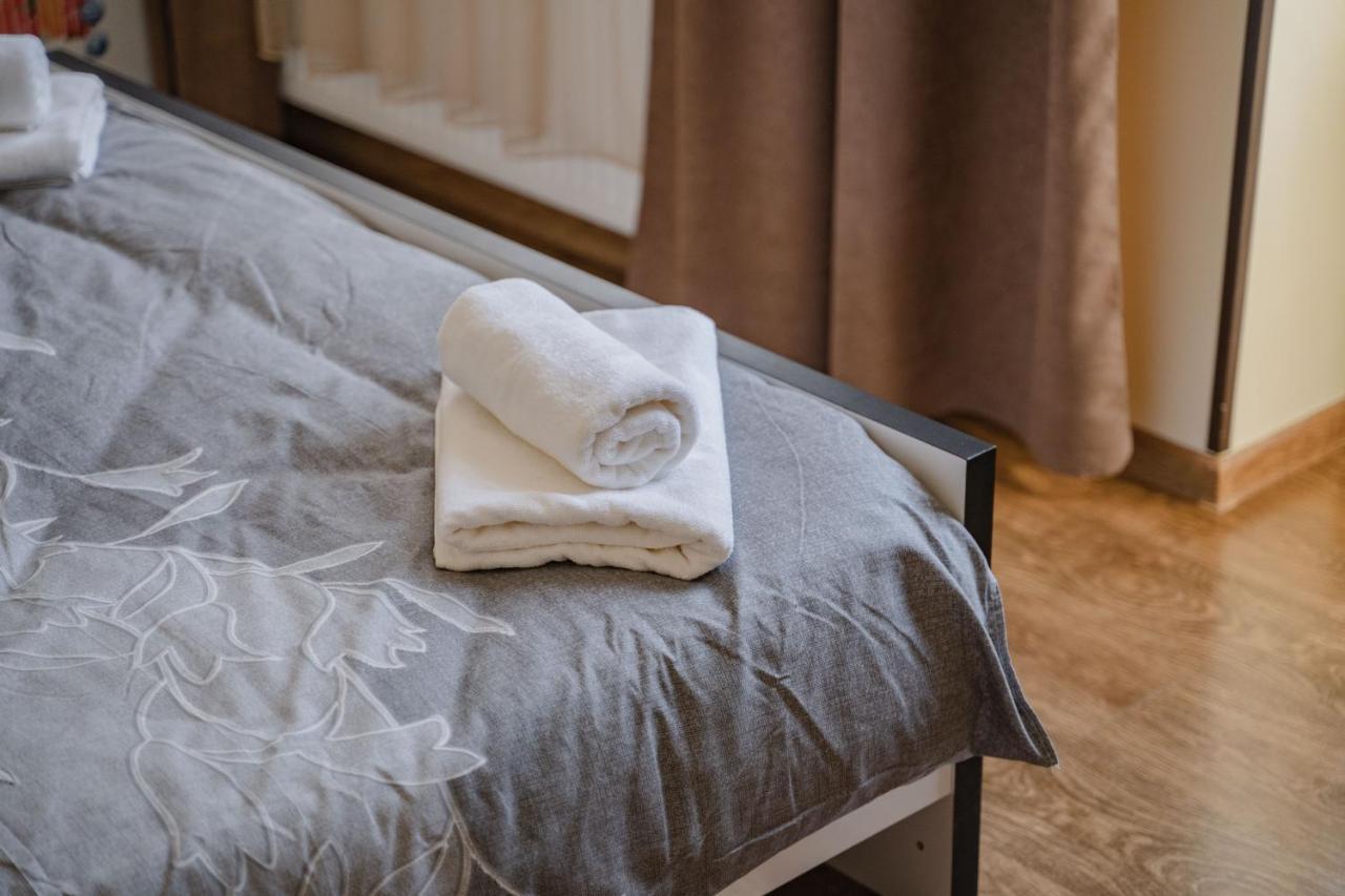 Telav Holl Hotel Telavi Ngoại thất bức ảnh