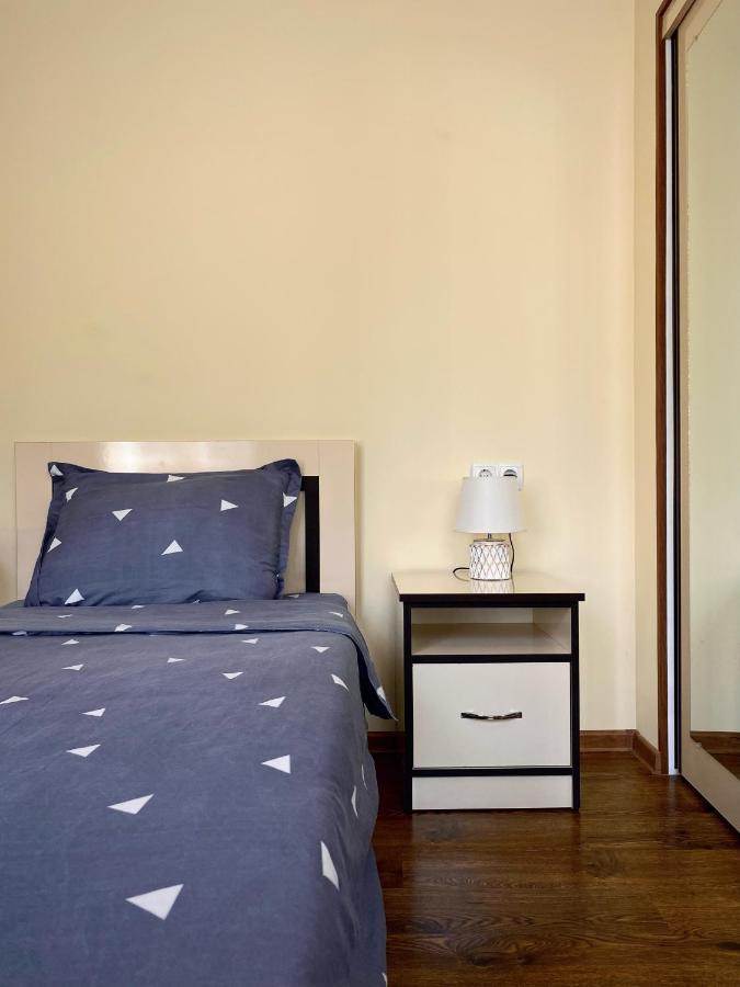 Telav Holl Hotel Telavi Ngoại thất bức ảnh