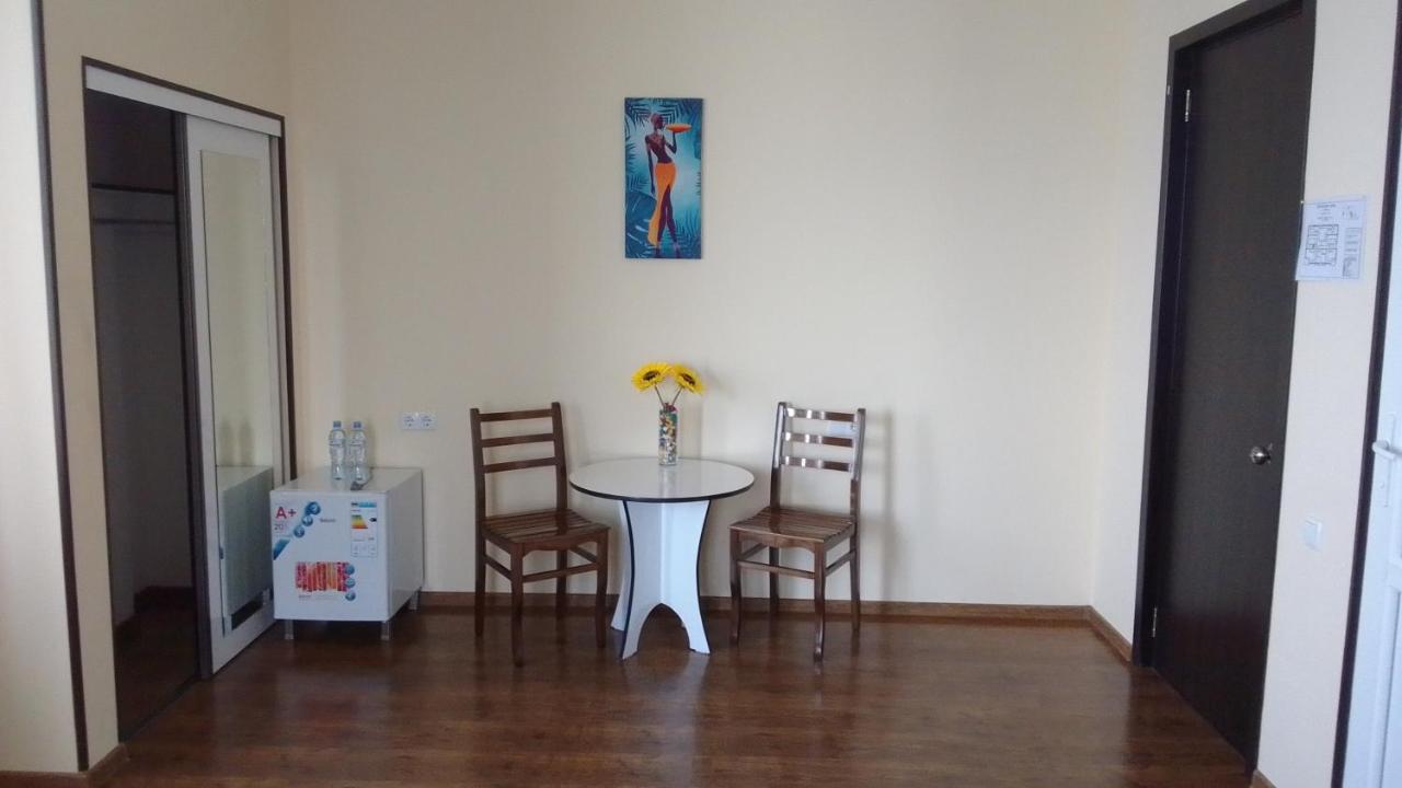 Telav Holl Hotel Telavi Ngoại thất bức ảnh
