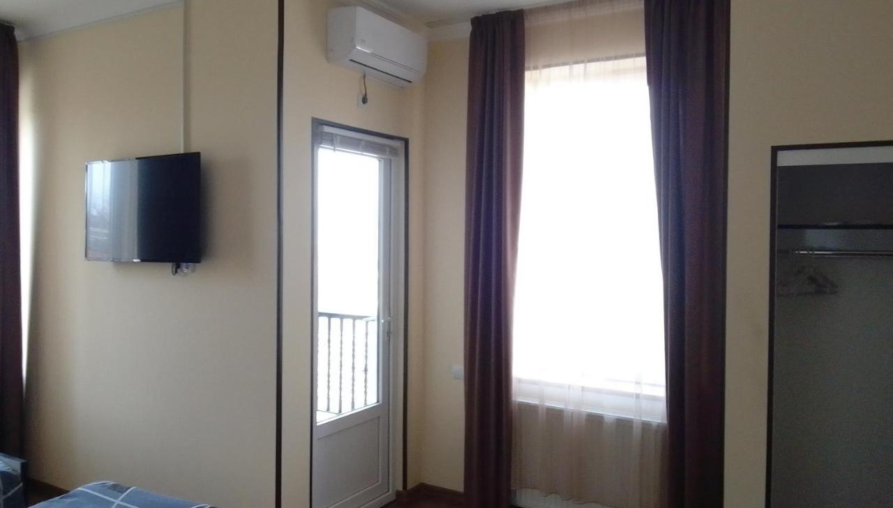 Telav Holl Hotel Telavi Ngoại thất bức ảnh