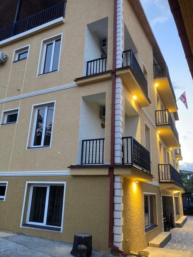 Telav Holl Hotel Telavi Ngoại thất bức ảnh